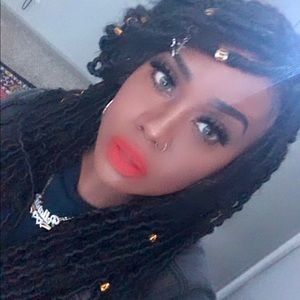 Meet your Posher, Tiffany